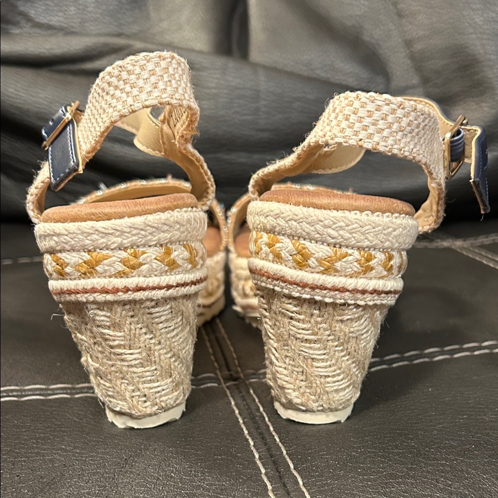 GC Shoes Lauren2 Navy and Tan Woven Wedge Sandals 6.5 - Picture 7 of 9
